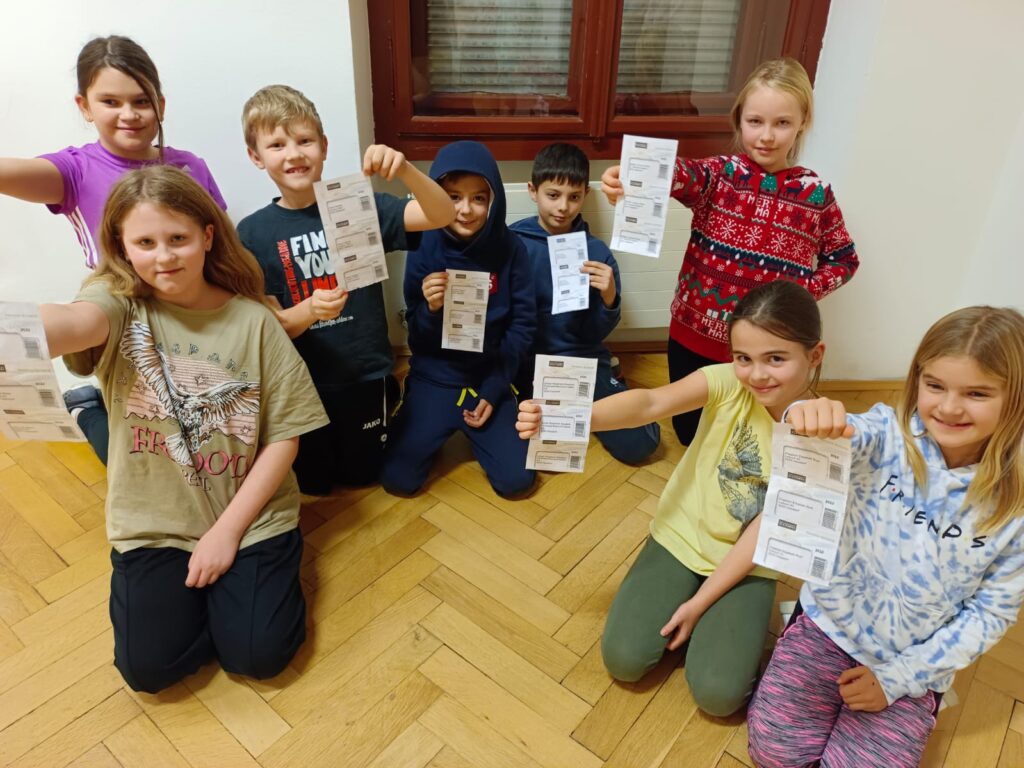 Schüler mit Vereinsscheck Gleisdorf